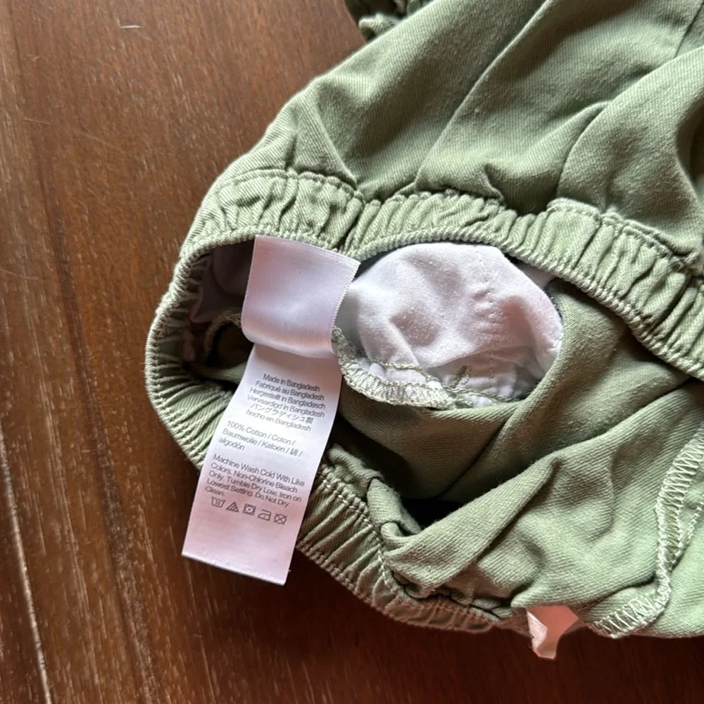 Size 8 J. Crew Crewcuts pocketed ruffle trim shorts